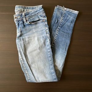 Bullhead Hermosa Super Skinny Low Rise Jean